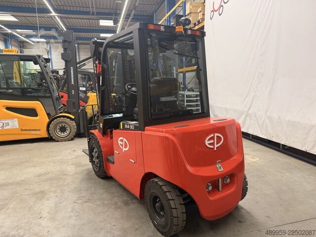 Elektrische vorkheftruck met 4 wielen EP EFL302X4