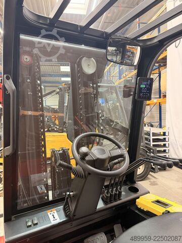 Elektrische vorkheftruck met 4 wielen EP EFL302X4