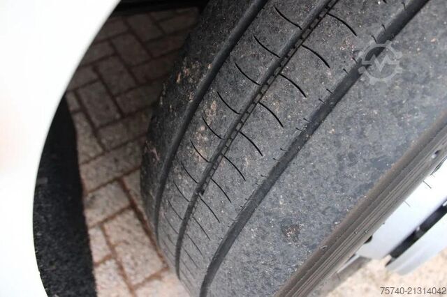 Koel-vriestransport DAF LF 250 + CARRIER XARIOS 500 + 16T EURO 6 + PERF...