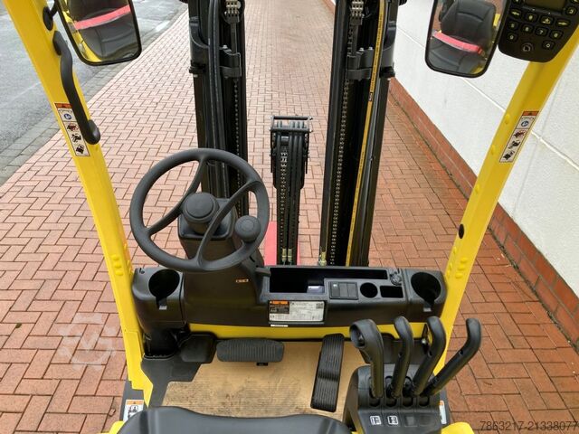 Ηλεκτρικό περονοφόρο τετράτροχο Hyster J 3.0 XN