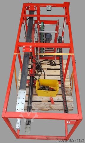 Függőleges szállítószalagos lift FAS Vertikalförderer Aufzug Kisten