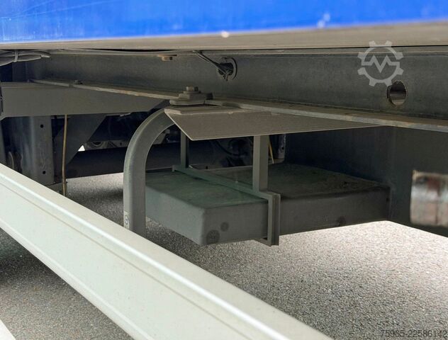 Koeloplegger KRONE N/A SD ISOLATED BOX THERMO KING SLXi 300 LIFT AX