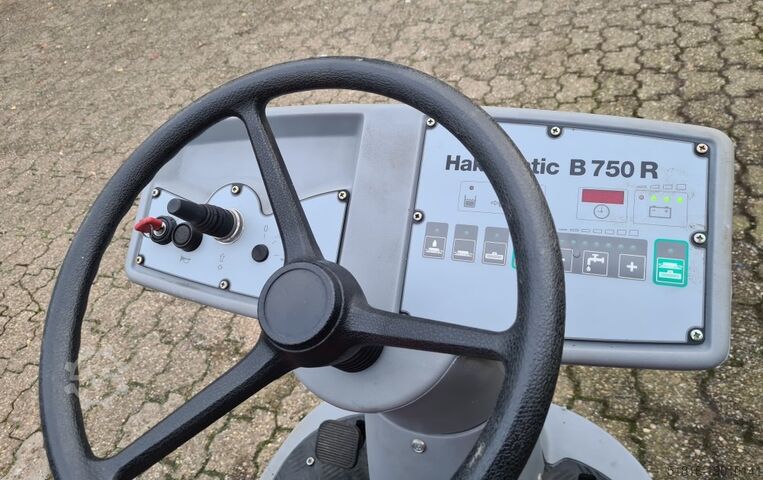 Reinigungsautomat Scheuerschrubbautomat HAKO HAKO B 750 R