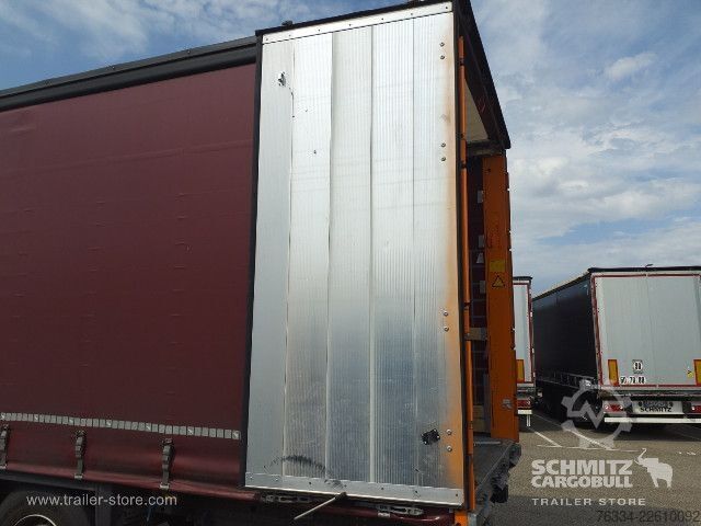 Semi-reboque aberto com lona Schmitz Cargobull Semitrailer Curtainsider Standard Hayon