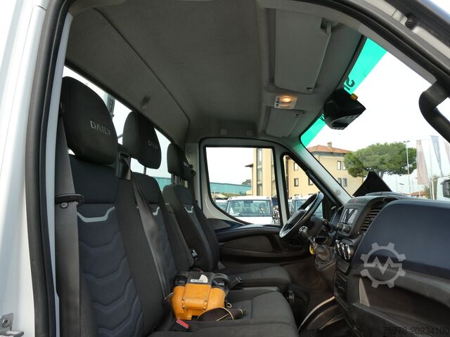 комби са дизалицом монтираном на камиону Iveco Daily 72C16