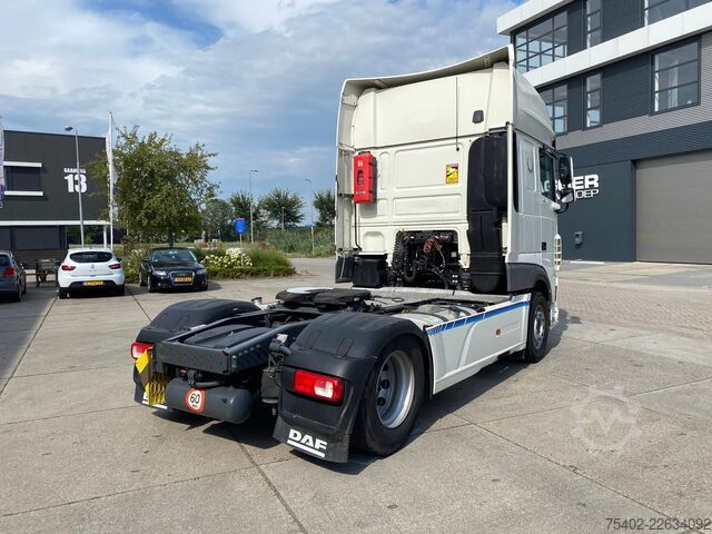 Padrão-SZM DAF XF 106 530 / Retarder / Full Spoilers / Stand A...