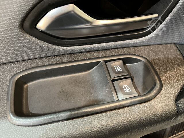 Break cu acoperiș înalt Renault Express 1.5 dCi 95 Comfort + / Euro 6 / Airco /...