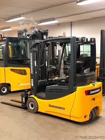 Elektromos háromkerekű Jungheinrich EFG 216 - Service Neu - Batterie 80% - 5.914 Std.