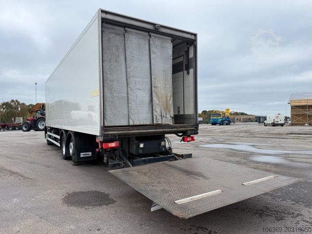 Camion frigorifique VOLVO FE320 6x2*4 TK T1200-R Spectrum 9,80 m. koffer