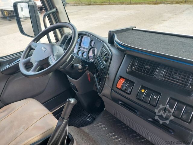 Camion plateau avec bâche DAF FA LF 45.220 G12 4x2