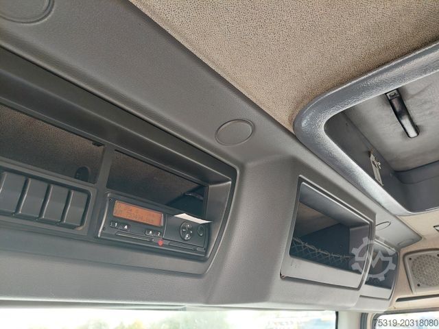 Camion plateau avec bâche DAF FA LF 45.220 G12 4x2