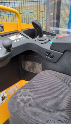 Dwarse zitstapelaar Jungheinrich ESC 214