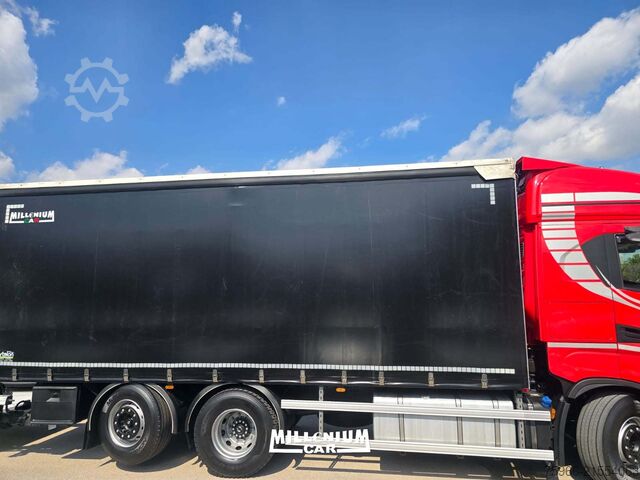 Samochód ciężarowy z plandeką typu platforma Iveco SWAY 510 CENTINATO 7,40 AUT RETARDER