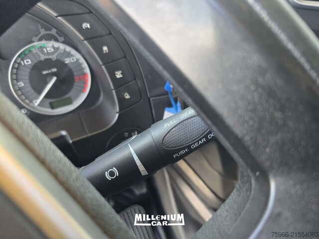 Samochód ciężarowy z plandeką typu platforma Iveco SWAY 510 CENTINATO 7,40 AUT RETARDER