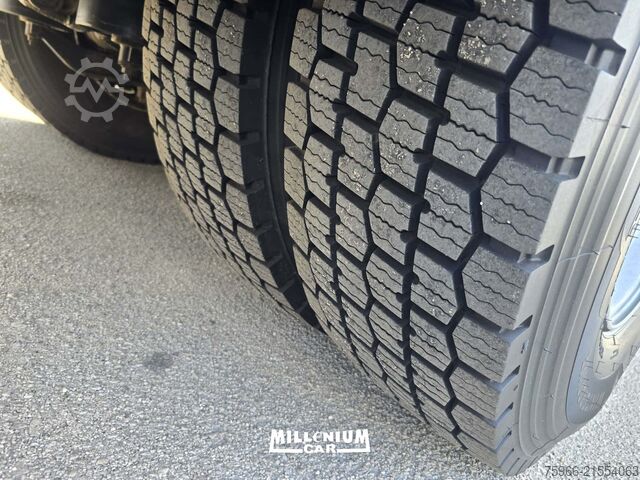 Samochód ciężarowy z plandeką typu platforma Iveco SWAY 510 CENTINATO 7,40 AUT RETARDER