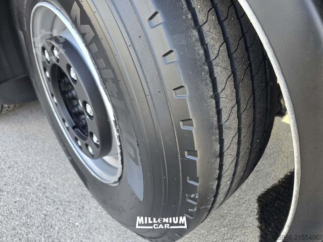 Samochód ciężarowy z plandeką typu platforma Iveco SWAY 510 CENTINATO 7,40 AUT RETARDER