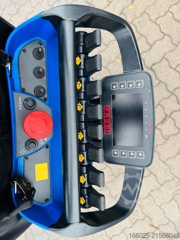 Speciale doeleinden vrachtwagen VOLVO FH 500 8x4 Kran F705 R.2.7 L436 V20 NEUES MODELL