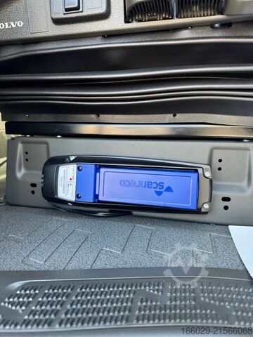 Vrachtauto met open laadbak VOLVO FH 500 8x2 mit F990RA.2.28 L616 V30
