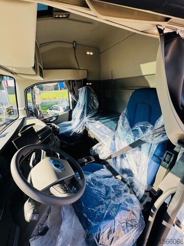 Autocamion cu destinație specială VOLVO FH 500 8x2 mit F990RA.2.28 L616 V30