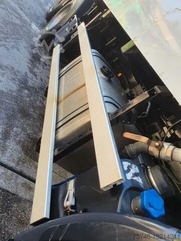 Abfallsammelfahrzeug Iveco 260S 42 WAAGE 5 m³ Zöller Medium XXL 24 Umleerer