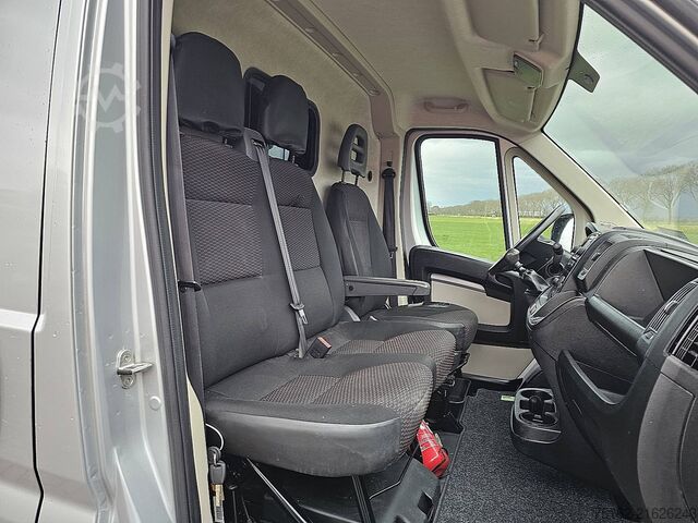 Kombi s vysokou střechou CITROEN JUMPER 2.0