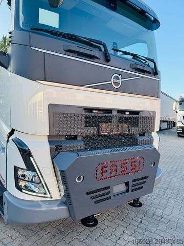 Schwerlast LKW/SZM VOLVO Volvo FH500 6x2 mit Fassi F545 Kran JIB Winde so