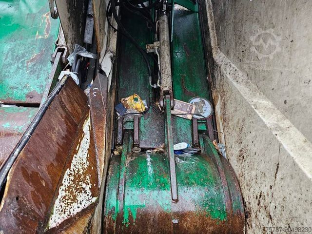 Vuilniswagen MERCEDES-BENZ 2629, 2 Kammern, Faun aus 2013, 22 cbm