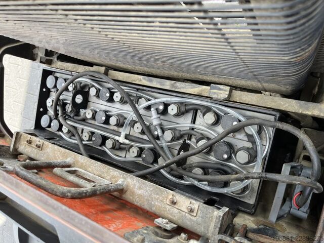 Stand-on stacker BT SPE140