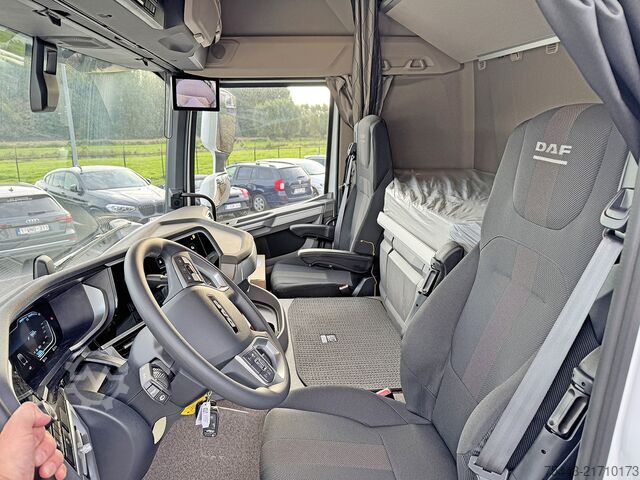 Valiză DAF XD 310 FA 4x2 ST928 Sleeper High - 19T - Super ...