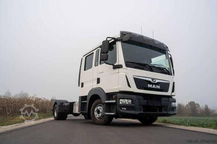 Vrachtwagenchassis MAN TGL12.250 DoKa
