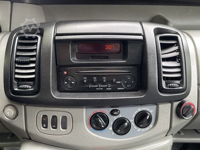 Duba panelată renault Trafic 2.0 dCi L2H1 AHK*WEBASTO*Lang