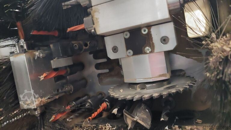 Bearbetningscenter med genomloppsmatning BIESSE SKIPPER V 31