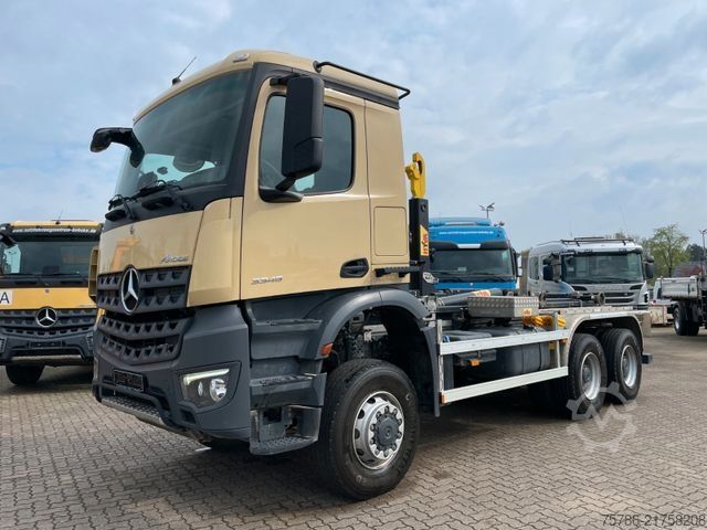 Camion benne à bras amovible MERCEDES-BENZ Arocs 3345 6x6 BB/ Hyva 26-51-S/ Kran Hydr.