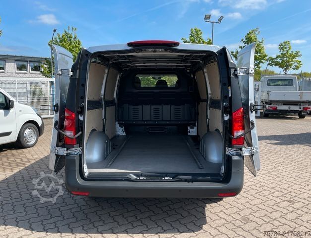 Furgone MERCEDES-BENZ Vito 116 CDI KA EL/AC/3 Sitze/ParkPaket/Navi/AHK