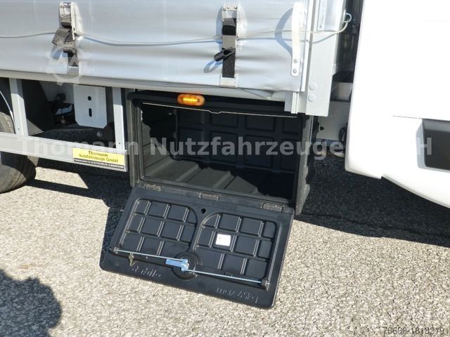Curtain sider van RENAULT Pritsche Plane mit Schlafkabine hinten