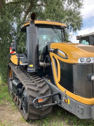Tractoren (trekkers)  875 E