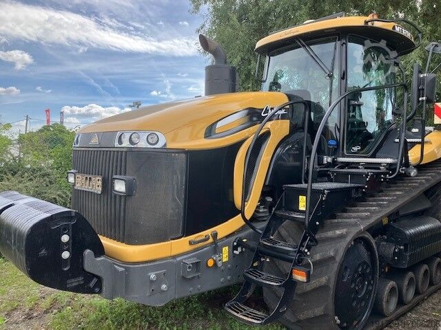 Tractoren (trekkers)  875 E