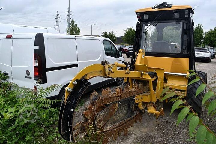 Tăietor de șanțuri Vermeer RTX 550