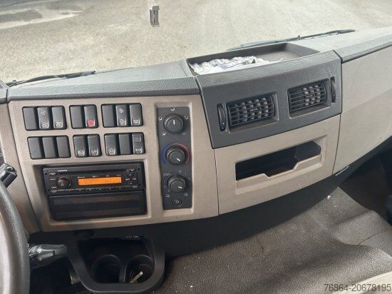 Flaklastbil med kapell VOLVO FE 280 PRITSCHE/PLANE, AUTOMATIK, E6