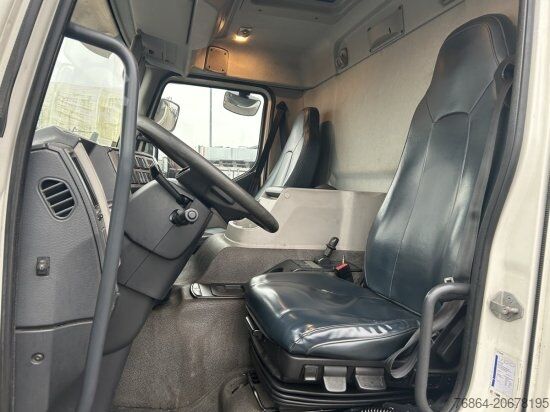 Flaklastbil med kapell VOLVO FE 280 PRITSCHE/PLANE, AUTOMATIK, E6