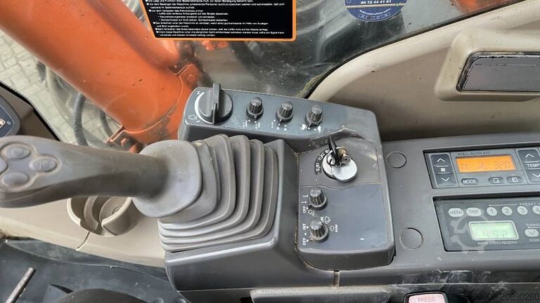 Koparka gąsienicowa Hitachi ZX 250 LC N-3