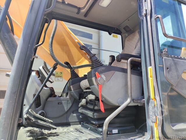 Grävmaskin med larvband Hyundai HX330NL