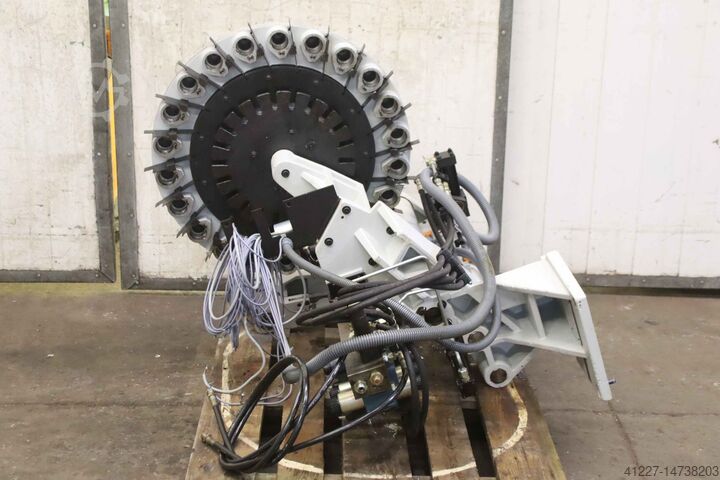 Verktygsväxlare Mikron UME 600 SK40 22 Aufnahmen