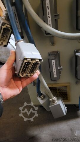 Hot runner device for 20 channels m-form HCS20