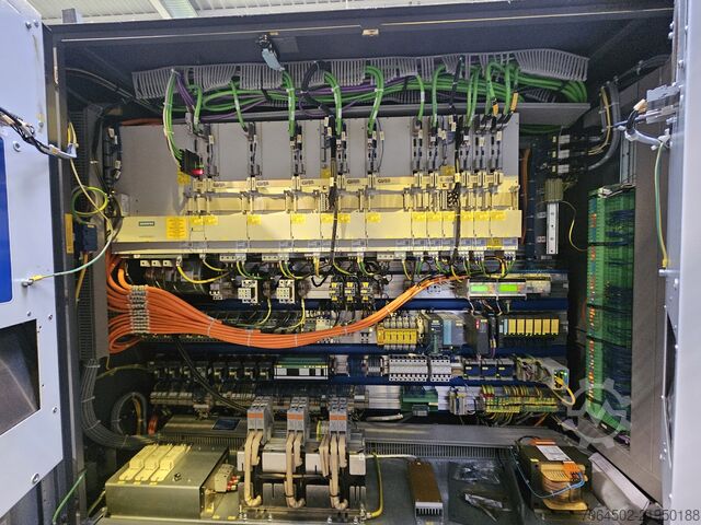 5osé obráběcí centrum – retrofitting CHIRON DZ15WM HS