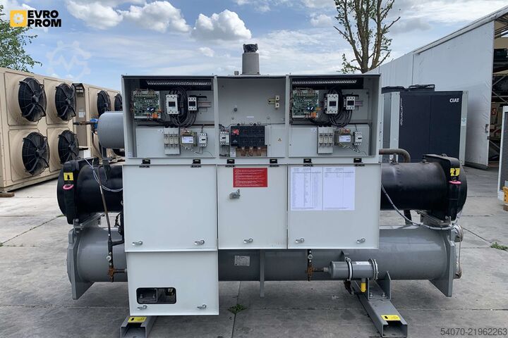 Chladič Used Industrial Chiller CARRIER - 449 kW | With warranty