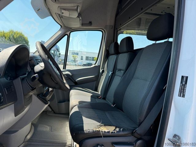 Højt tag varevogn MERCEDES-BENZ Sprinter 216 Kasten L2-H2 MOTORSCHADEN