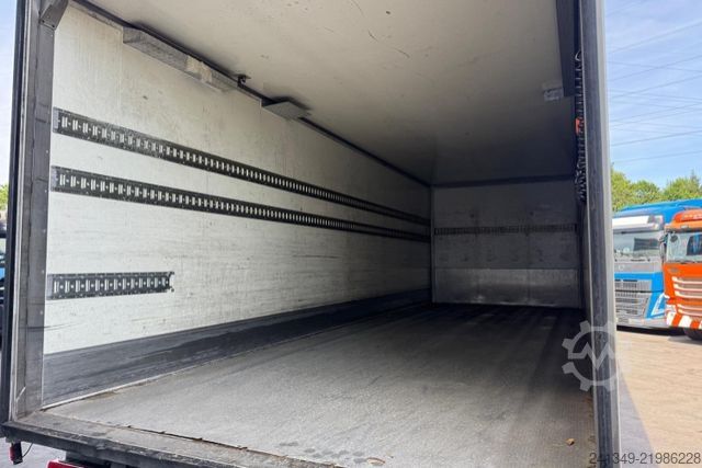 Koelwagen VOLVO FM-260 4x2 Koffer