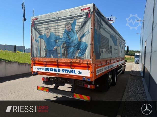 Tenteli düz yataklı kamyon MERCEDES-BENZ Mercedes Benz 3 Achser 6x2 AUT LM