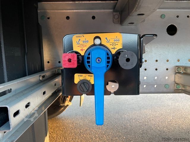 Open oplegger met zeil SCHMITZ CARGOBULL SCS, XL + Getränke + DC